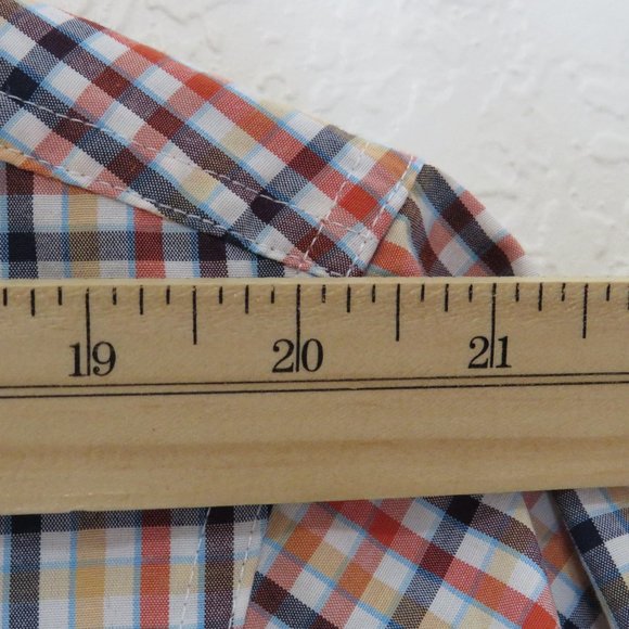 IZOD* Men's Short Sleeve Button Down Curved Hem Chest Pocket Plaid Shirt~Size XL - Picture 6 of 11